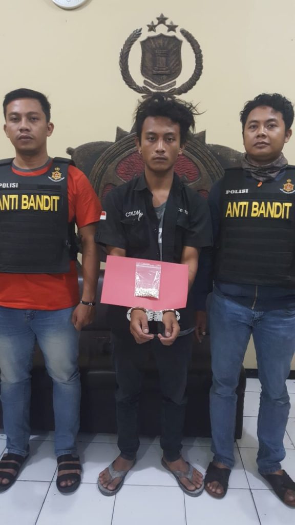 Transaksi Pil Koplo, Polsek Lakarsantri Bekuk Pria Asal Tuban