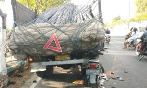 Tabrak Truk Parkir di Badan Jalan, Sahlan Meninggal di Lokasi Kejadian