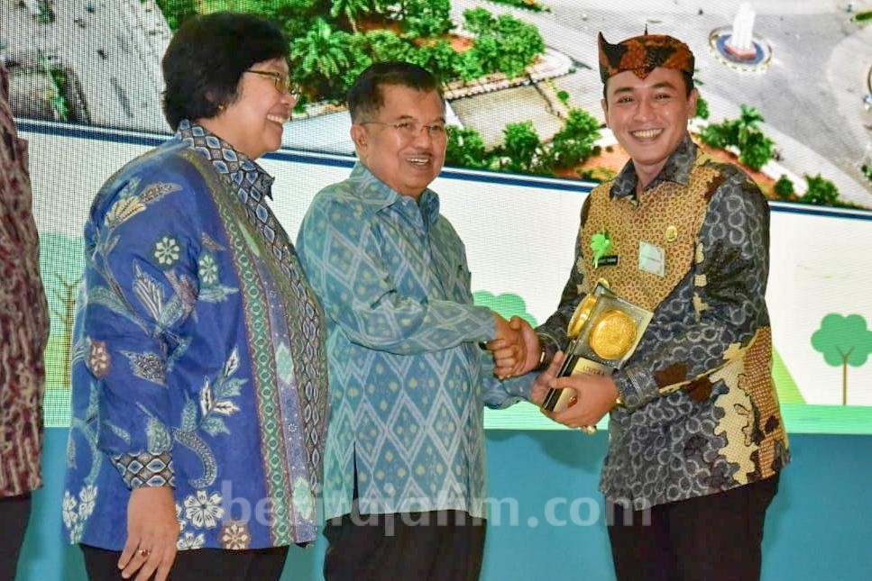 Pemkab Pamekasan Kembali Raih Penghargaan Adipura 2018