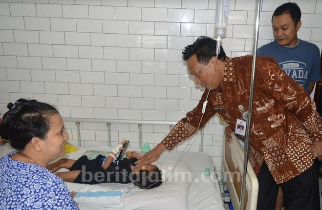 Pasien DBD Membludak, Bupati Gresik Sambangi RSUD