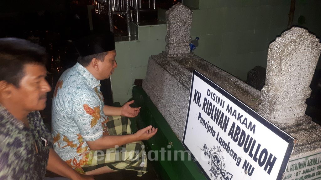 Peringati Harlah NU, Fandi Utomo Ziarah ke Makam KH Ridlwan Abdulloh