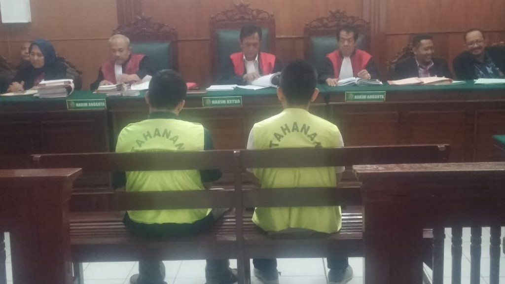 Selundupkan Tiga Kontainer Miras, Terdakwa Ini Dihukum 2 Tahun