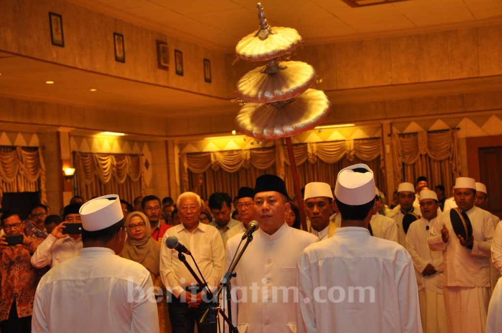 Pelantikan Sekda Gresik Diiringi Sholawat Burdah
