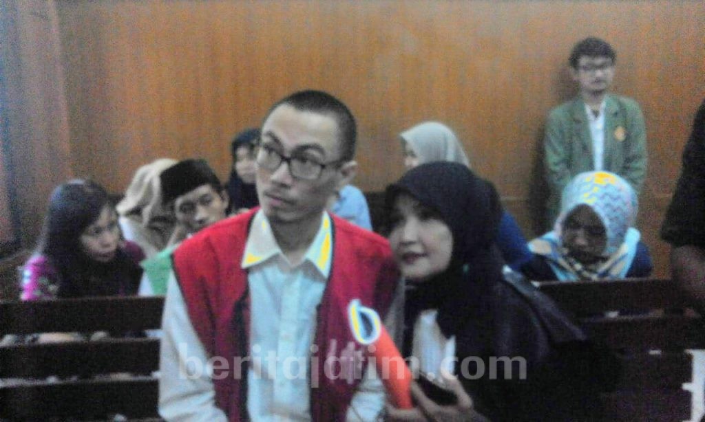 Langganan Taksi Online, Pelajar Ini Dicabuli Sang Driver