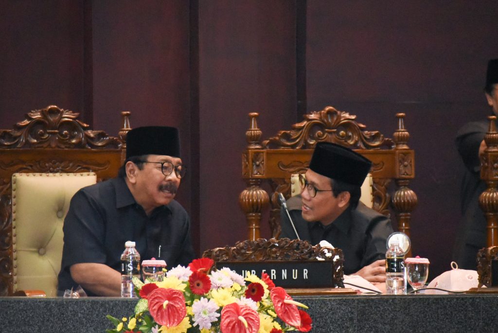 Kasus Mas Ipin Mencuat, Pakde Karwo Telpon Emil Dardak