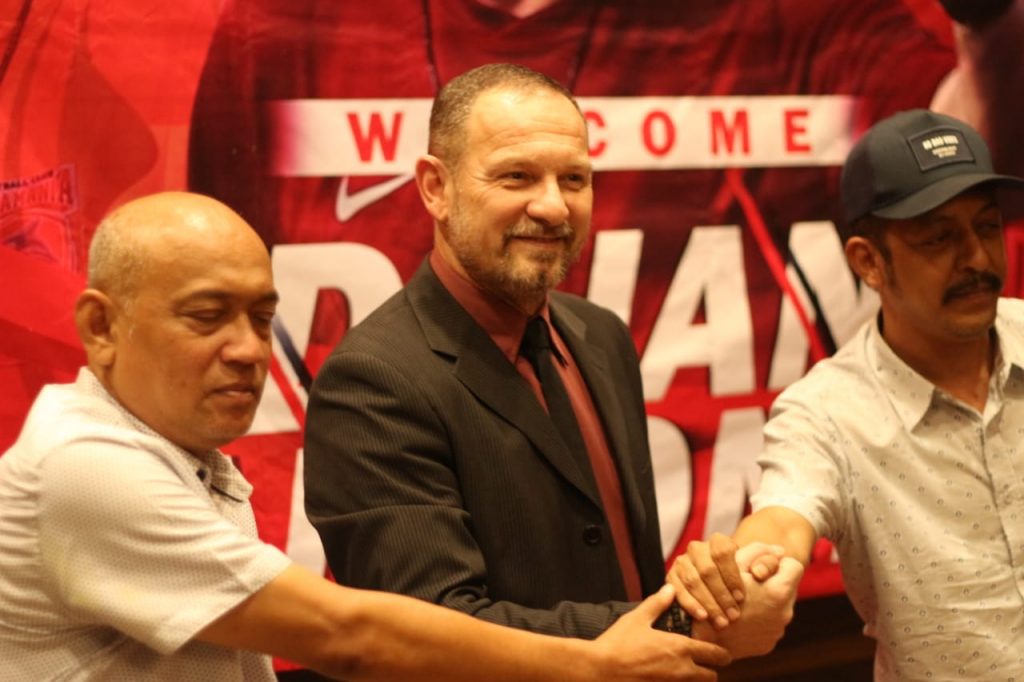 Dejan Antonic Resmi Jadi Pelatih Madura United Musim 2019