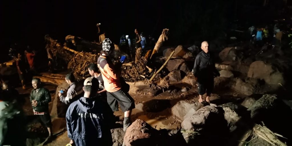 Banjir Ngoro Diduga karena Dampak Kebakaran Gunung Bekel