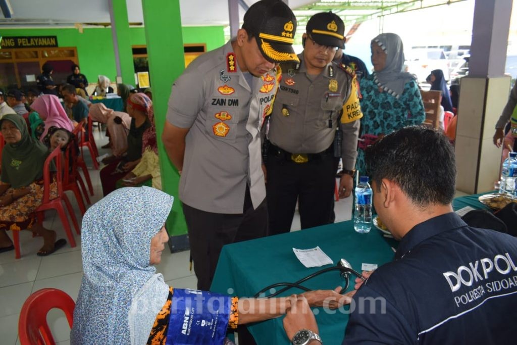Cuaca Ekstrim, Polres Sidoarjo Gelar Bakti Kesehatan