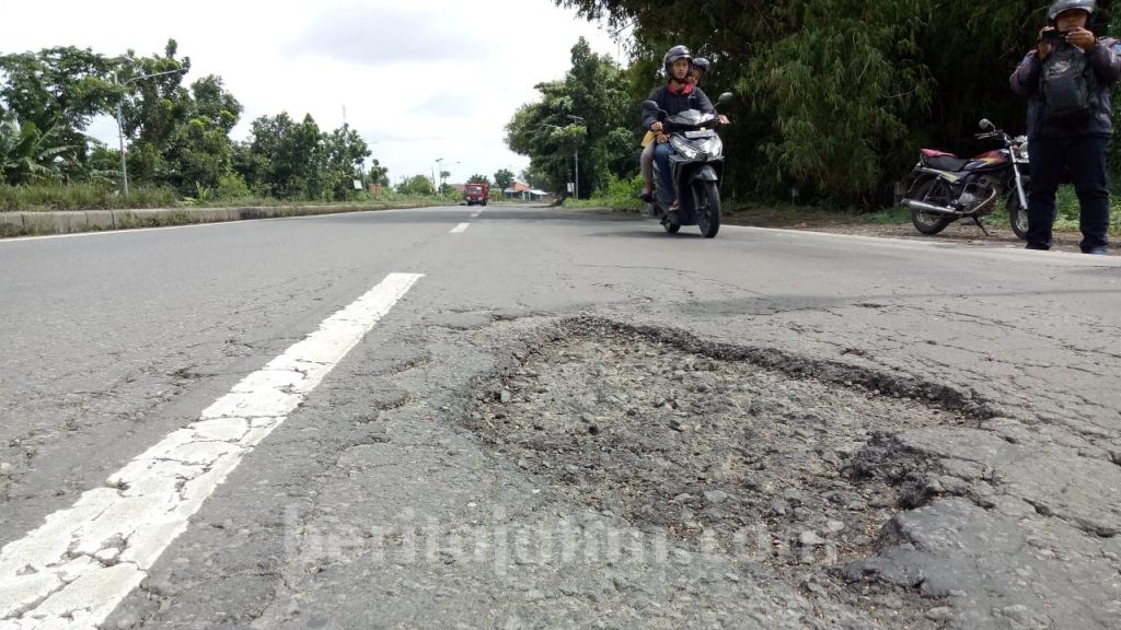 Satlantas Polres Mojokerto Desak BBPJN Perbaikan Jalan Berlubang