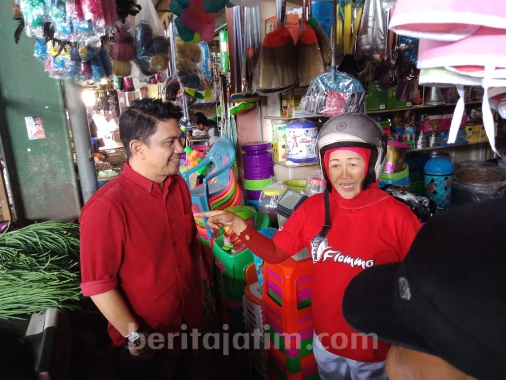 Ronnie Sianturi Sapa Pedagang Pasar Tradisional