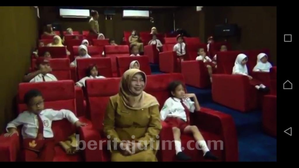Sebagai Sarana Edukasi, Dinas Perpustakaan Sediakan Bolam