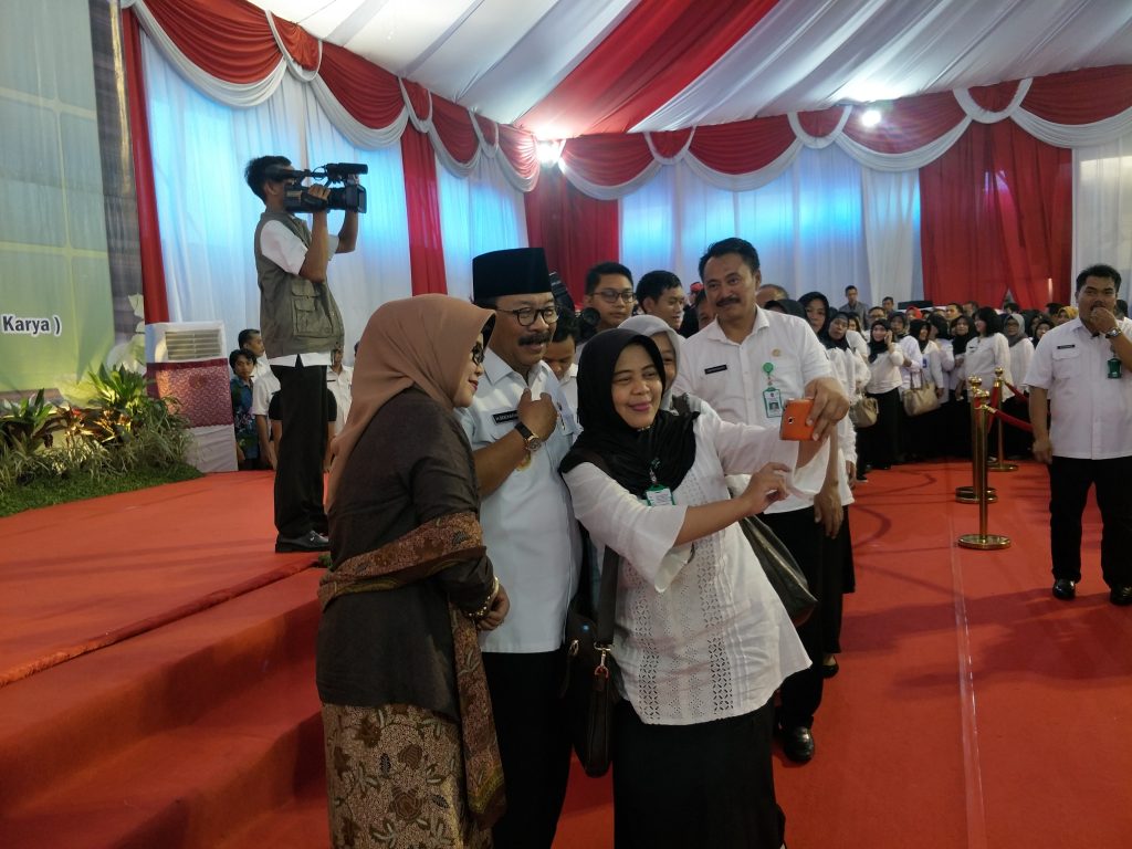 Pakde Karwo Blak-blakan soal Pilpres dan Tawaran Menteri
