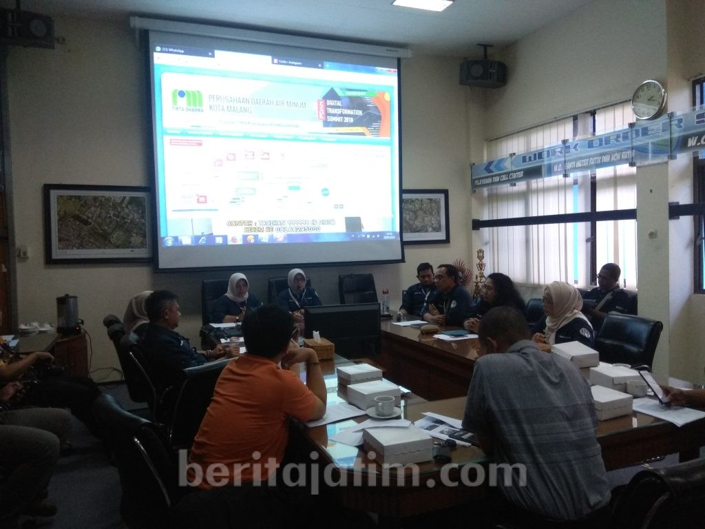 Debit Air Menurun, Warga Buring Kota Malang Krisis Air Bersih
