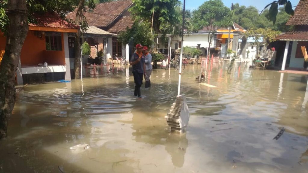 Kali Lamong Meluap, Rumah Warga di Mojokerto Terendam