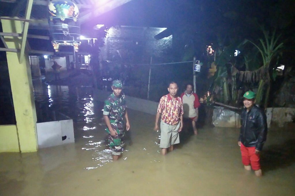 Hujan Deras, Kelurahan Gladak Anyar Tergenang Air