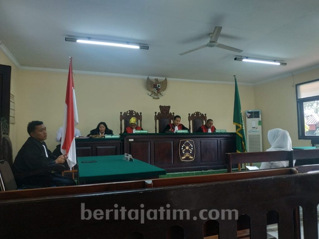 Dituntut 7 Tahun, Penggorok Leher Bos Sinarmas Menangis