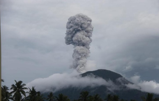 Gunung Ibu Meletus, Status Tetap Waspada