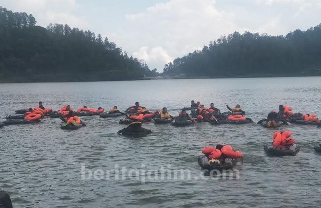 Lanud Iswahyudi Gelar Survival Dasar di Telaga Ngebel Ponorogo