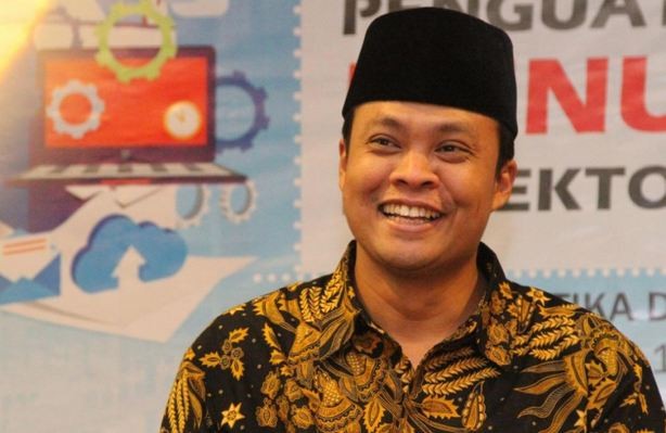 Hayati Syafri Diberhentikan Bukan karena Cadar tapi Bolos Kerja