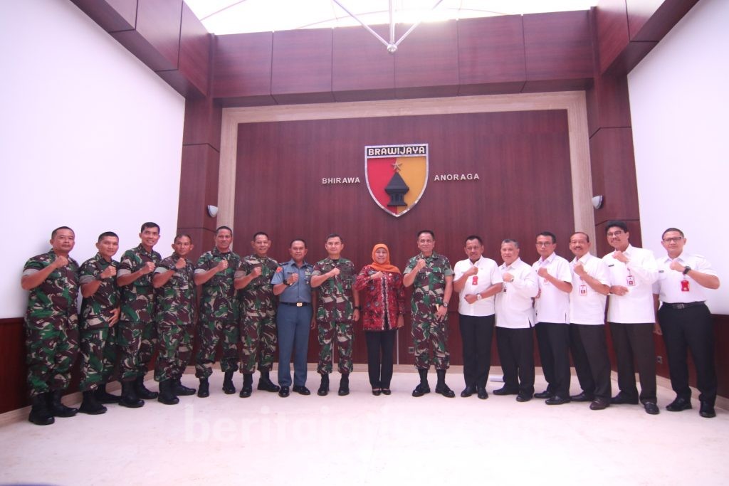 Khofifah Konsolidasi dengan Pangdam V/Brawijaya
