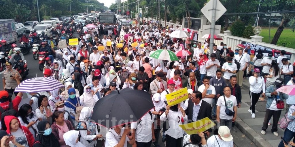 Customer Sipoa Kembali Serbu Kantor Kejati Jatim