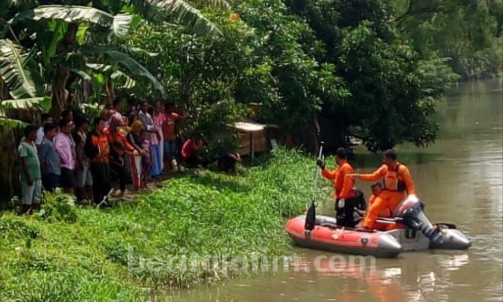 Balita Tenggelam di Sungai Buntung Sidoarjo