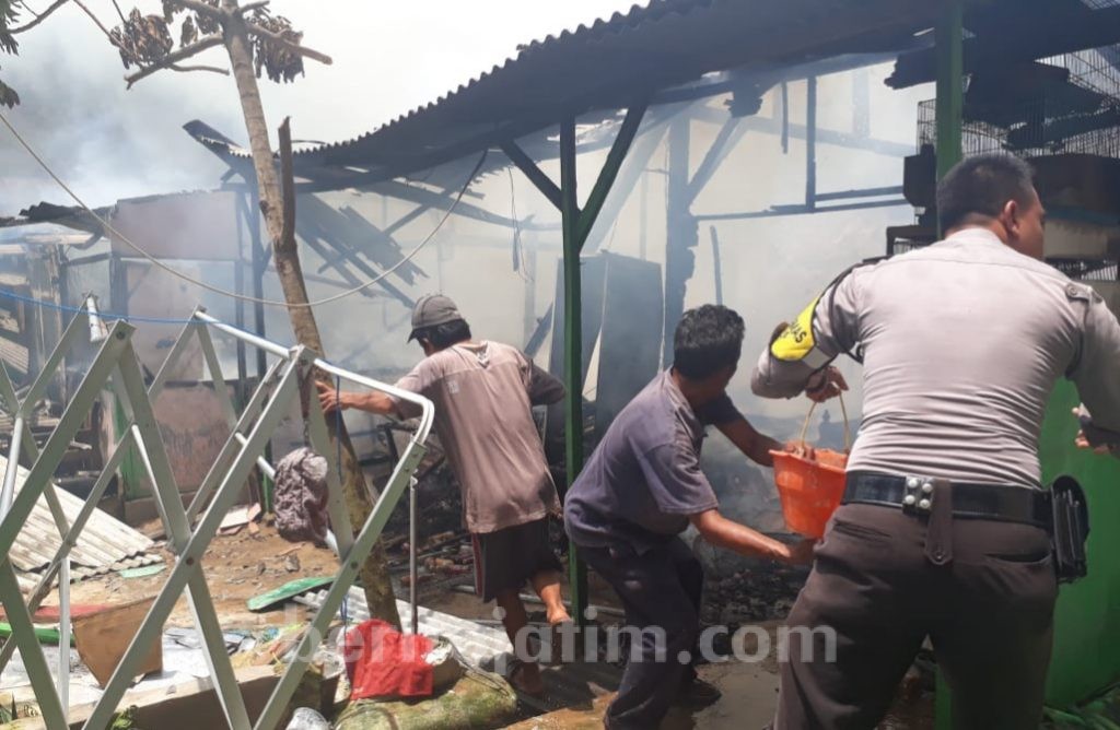 Ditinggal Jualan Rujak Pentol, Rumah Ludes Terbakar