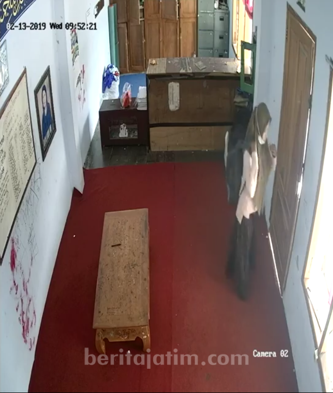 Terekam CCTV, Uang Rp 135 Juta Milik Ponpes Al Ishlahiyah Raib
