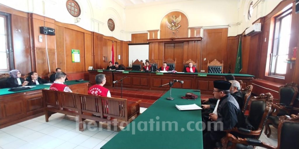 Hakim Ngotot Nyatakan 3 Terdakwa Kasus Sipoa Bersalah