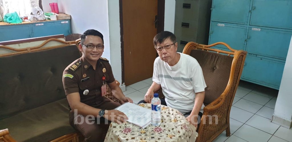 Ong Tommy Ongkowijoyo Akhirnya Serahkan Diri ke Kejaksaan