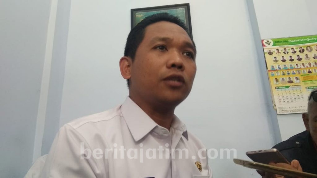 Cak Thoriq Tutup Jalan Desa Bagi Truk Tambang Pasir