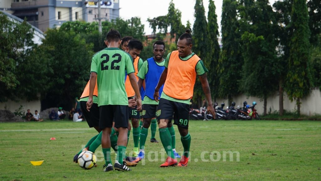 Hadapi Persidago di GBT, Persebaya Rotasi Pemain