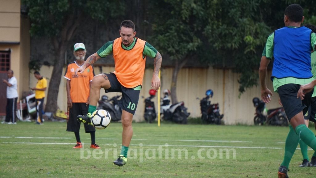 Djanur Kepincut Penampilan Damian Lizio