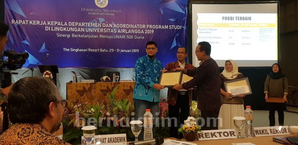 Prodi S2 MM Unair Raih Piagam Penghargaan