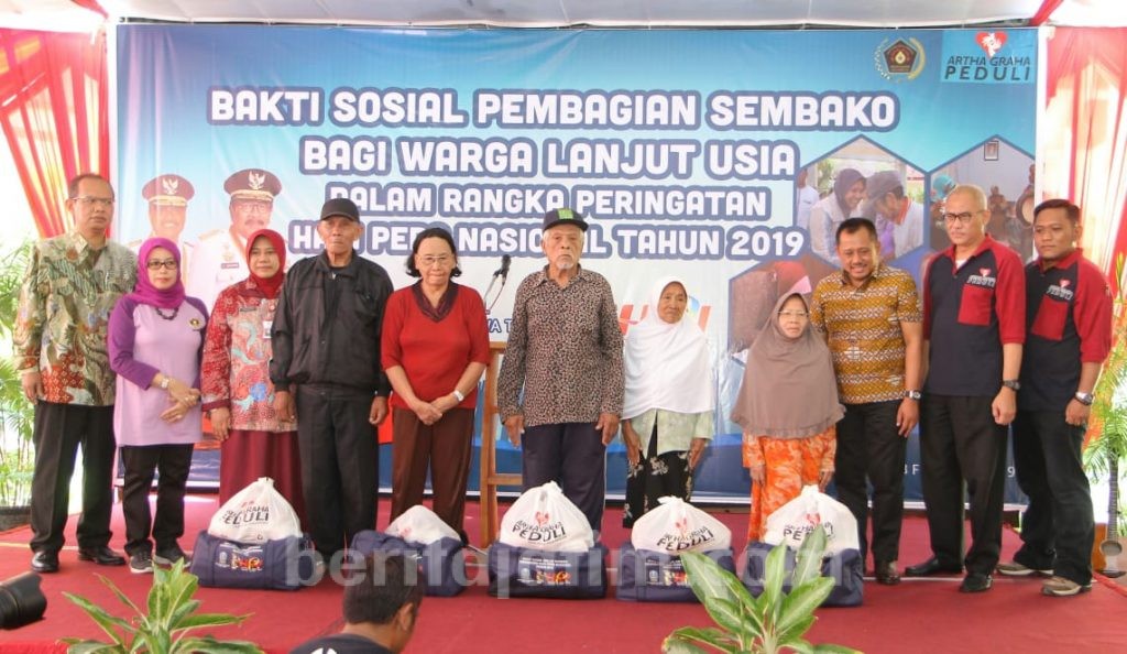 HPN 2019, 520 Paket Sembako Dibagikan untuk Lansia
