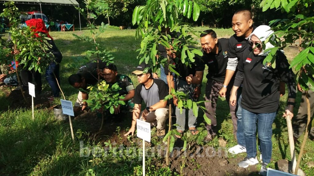 PWI Bojonegoro Lakukan Tanam Pohon