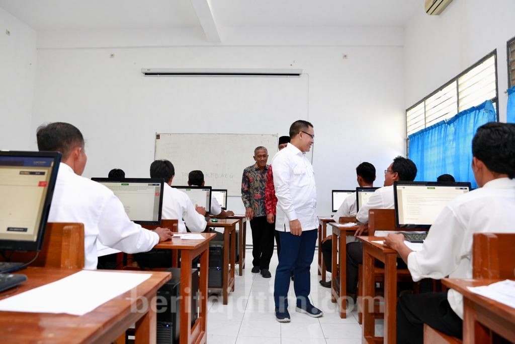 Pantau Seleksi PPPK, Ini Pesan Bupati Anas