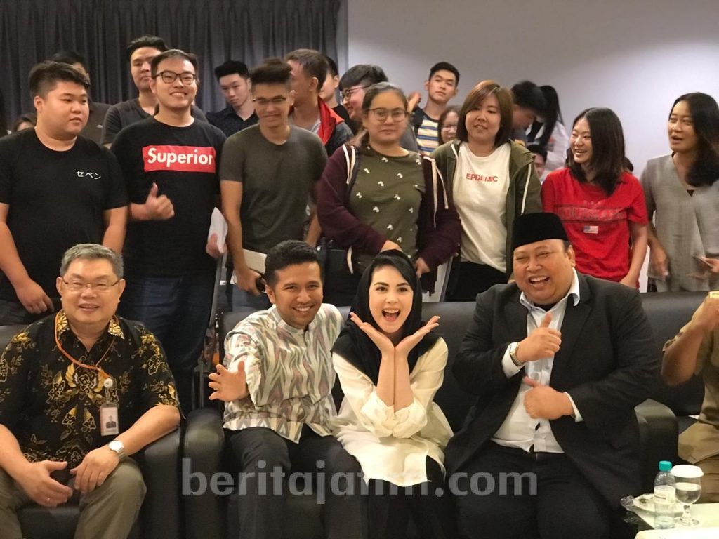 Buku Karya Tokoh Golkar Ini Dapat Pujian dari Emil Dardak