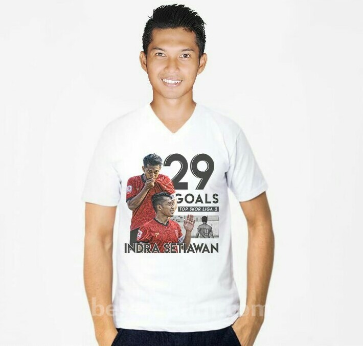 Suporter PSMP Beri Kaos Khusus untuk Indra Setiawan