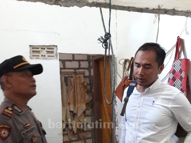 Ibu Muda Ini Gantung Diri di Dapur