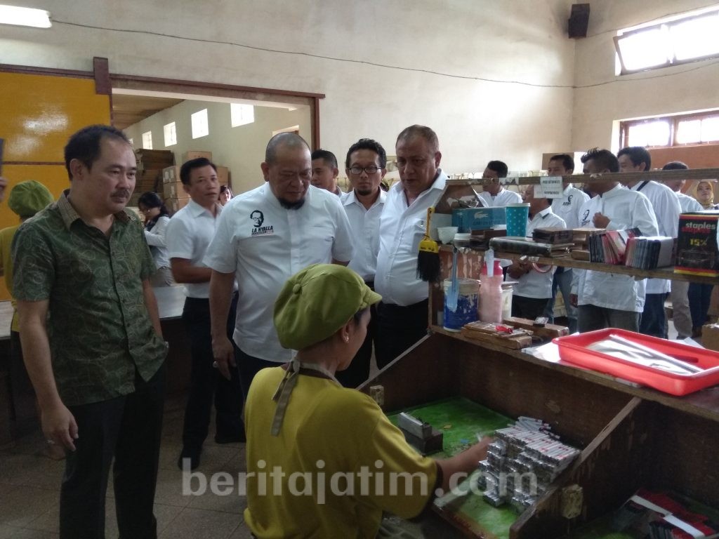 Prabowo Disambut Massa di Madura, Nyalla: Massa Drop-dropan