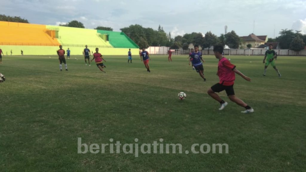 Tim Pra PORPROV Lumajang Buta Kekuatan Lawan