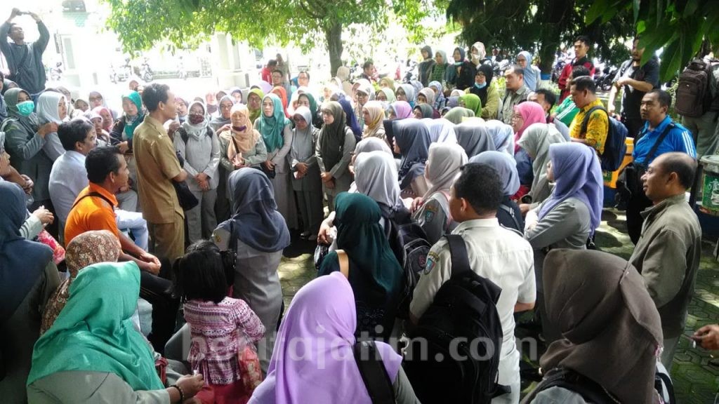 Tak Ada Seleksi PPPK, Ratusan Honorer K2 Datangi Kantor BKD
