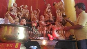 Klenteng Hoo Tong Bio Banyuwangi Bersolek Jelang Imlek