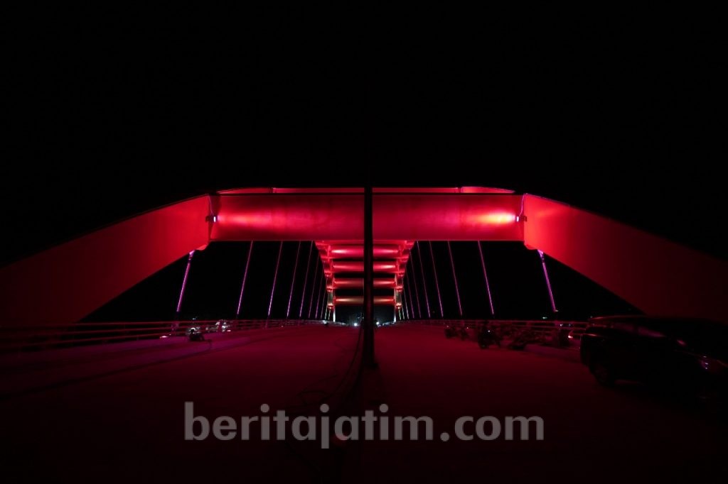 Menikmati Holtekamp Papua, Ikon Baru Indonesia