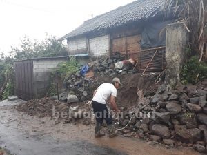 Tanah Longsor Terjang Kecamatan Tumpang Malang