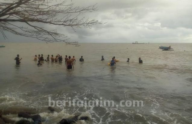 Marinir Renang 1.500 Meter untuk Ketahanan Fisik