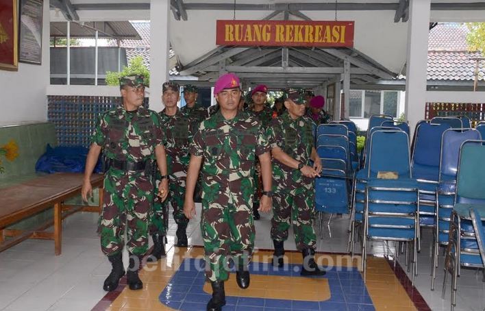 Kepala Staf Korps Marinir Kunjungi Brigif 2 Marinir