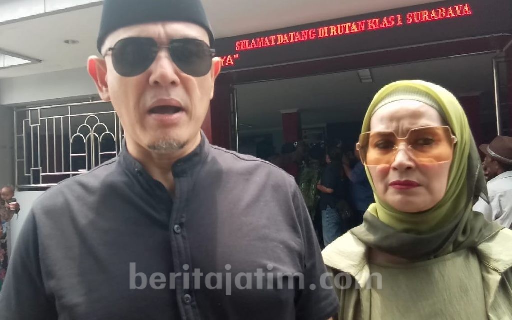 Datangi Rutan Medaeng, Aktor Gaek Hengky Tornado Doakan Ahmad Dhani