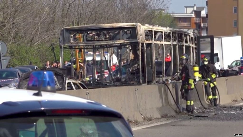 Sopir Bus Culik 51 Siswa dan Bakar Kendarannya